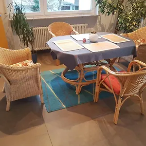 Zimmer 2 Nahe Thoraxklinik Mit Gemeinschaftsbad Und Gemeinschaftsküche Heidelberg